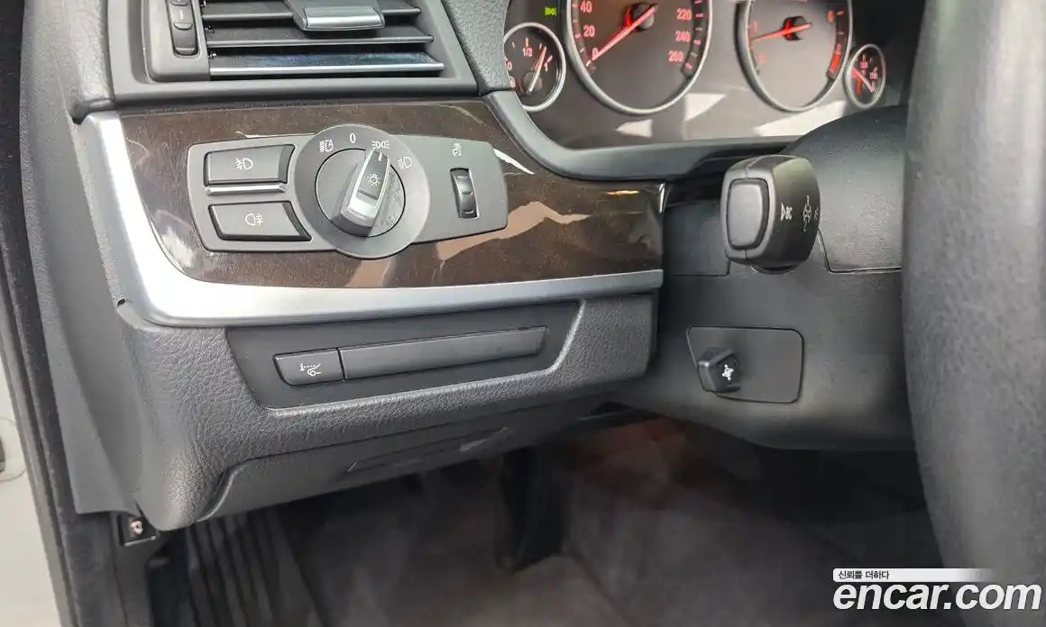 BMW 5-Series 2010 3.0 гидро, фото 18