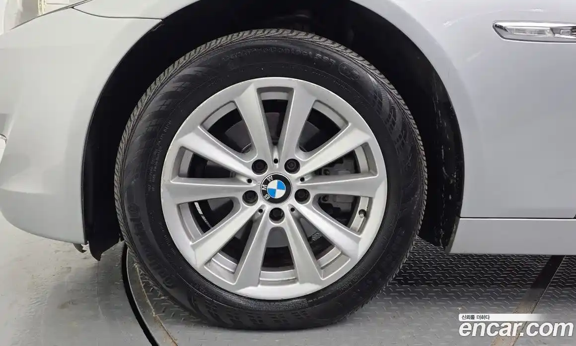 BMW 5-Series 2010 3.0 гидро, фото 5