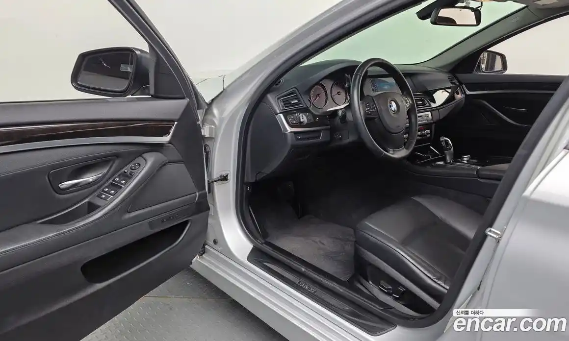 BMW 5-Series 2010 3.0 гидро, фото 10