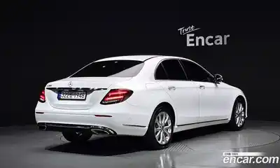 Mercedes-Benz E-Class 2019 2.0 гидро, миниатюра 2