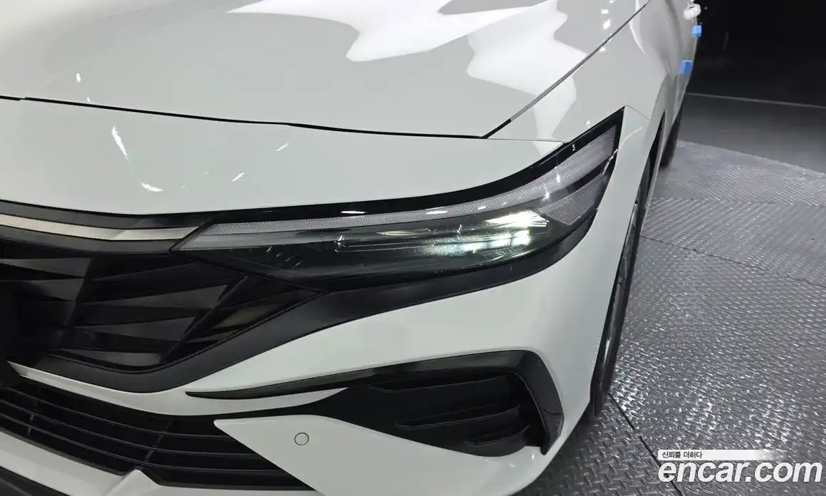 Hyundai Avante 2024 1.6 автомат (гидро), фото 8