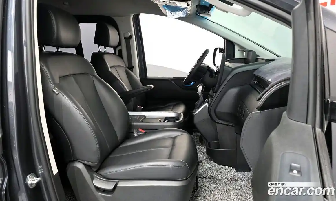 Hyundai Staria 2023 2.2 гидро, фото 15