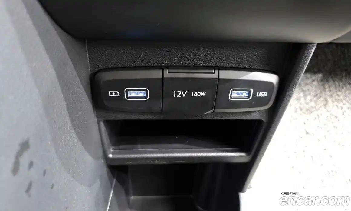 Hyundai Staria 2023 2.2 гидро, фото 17