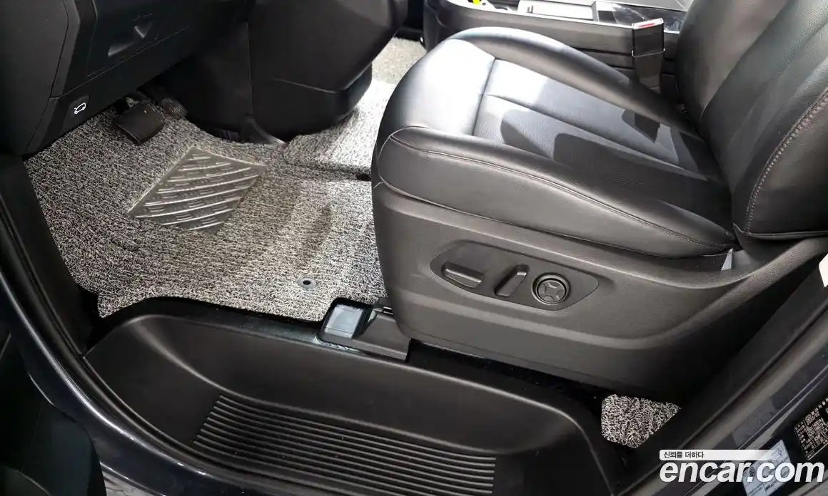Hyundai Staria 2023 2.2 гидро, фото 31