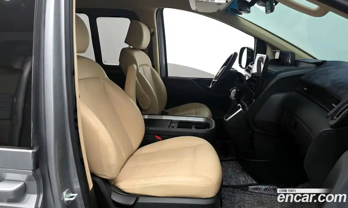 Hyundai Staria 2023 2.2 гидро, фото 16