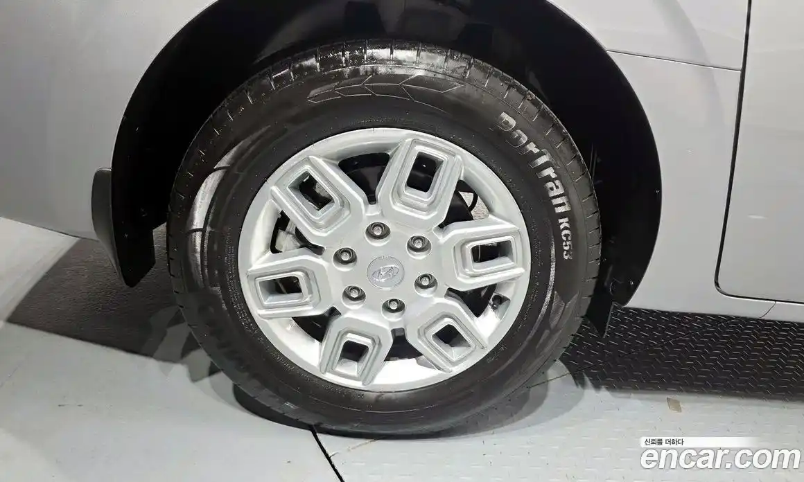 Hyundai Staria 2023 2.2 гидро, фото 5