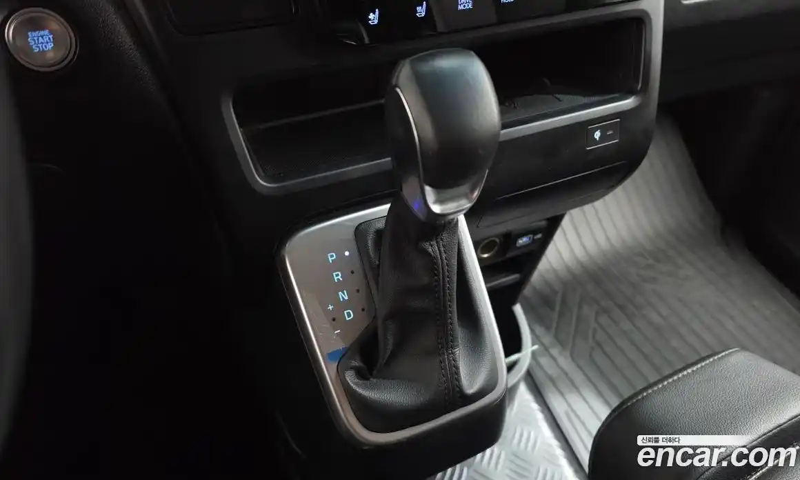 Hyundai Staria 2022 2.2 гидро, фото 11
