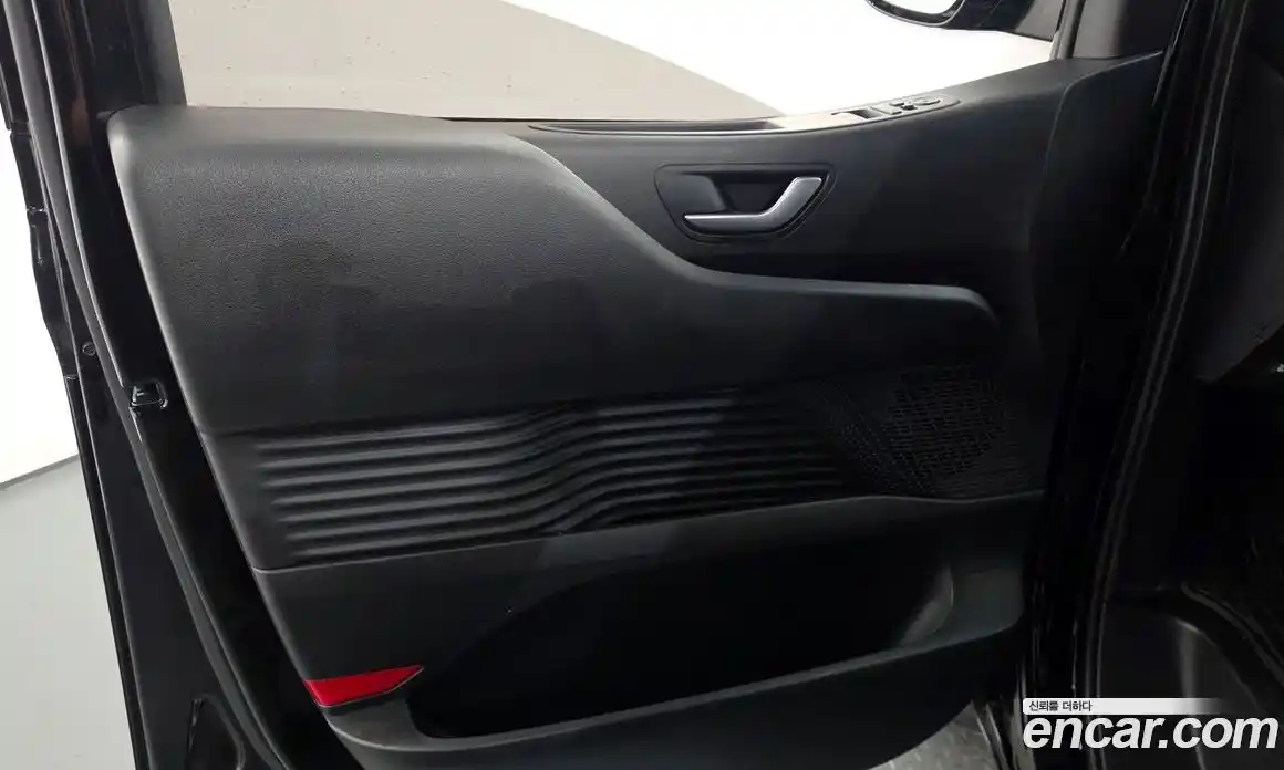 Hyundai Staria 2022 2.2 гидро, фото 13