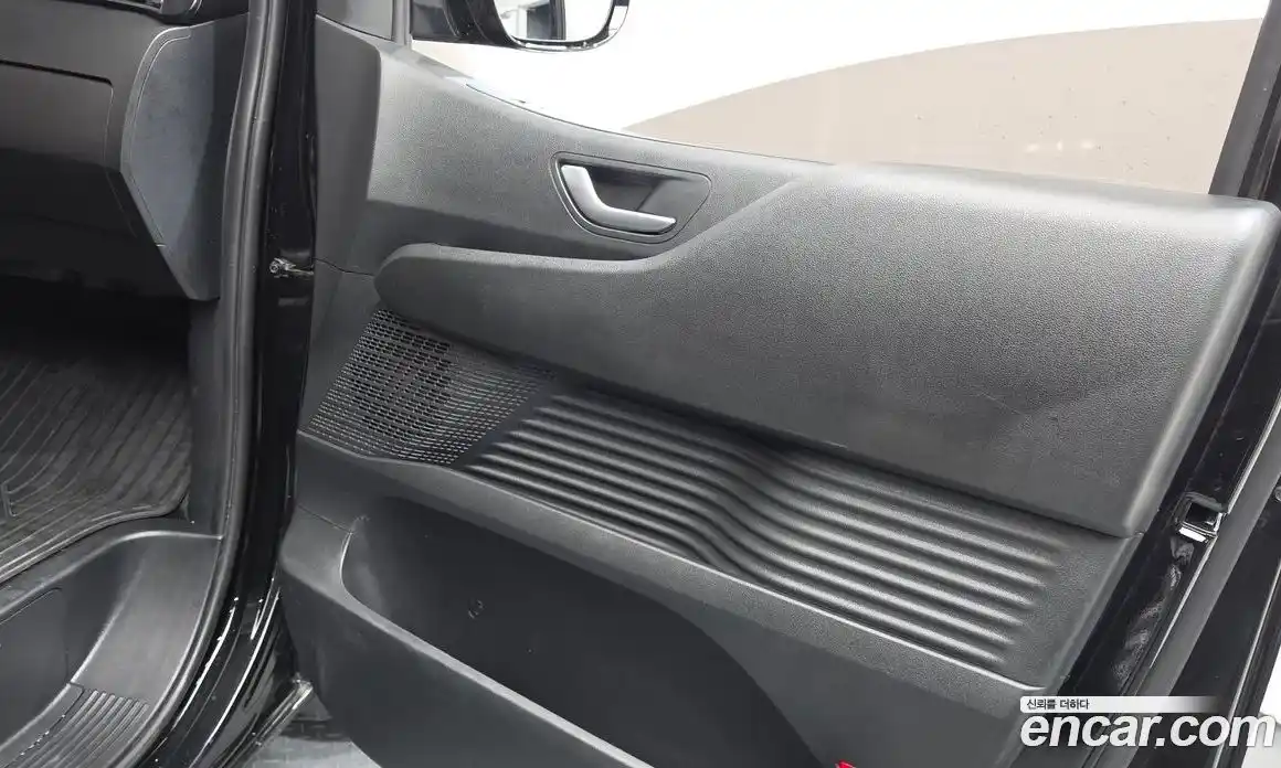 Hyundai Staria 2022 2.2 гидро, фото 14