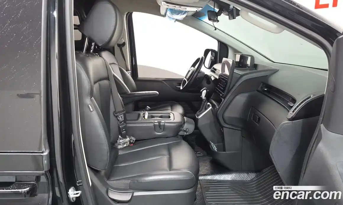 Hyundai Staria 2022 2.2 гидро, фото 15