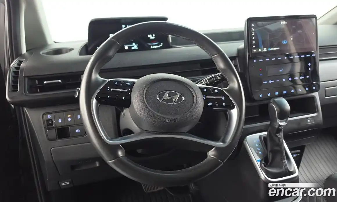 Hyundai Staria 2022 2.2 гидро, фото 17