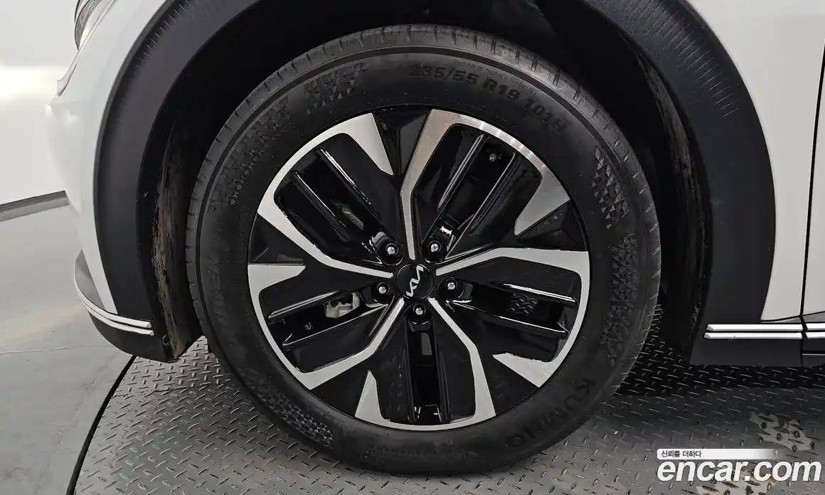 Kia EV6 2021 0.1 гидро, фото 4