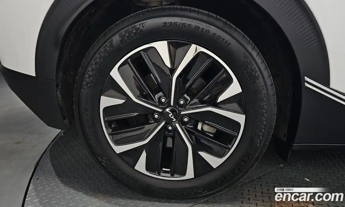 Kia EV6 2021 0.1 гидро, фото 6
