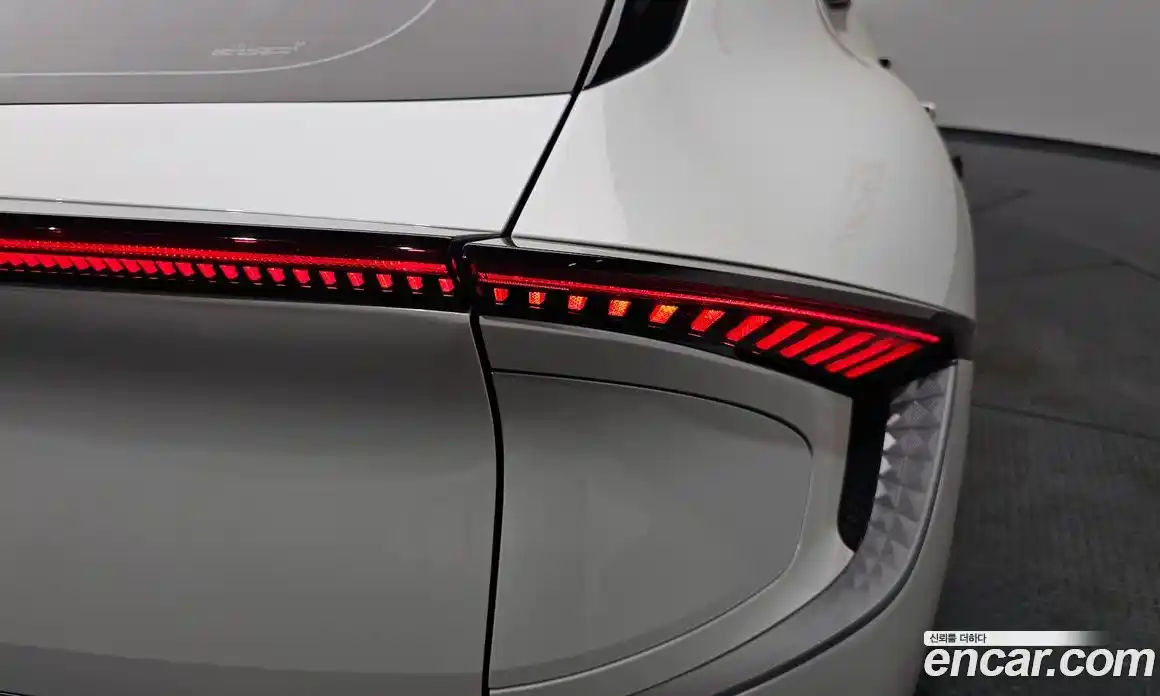Kia EV6 2021 0.1 гидро, фото 8