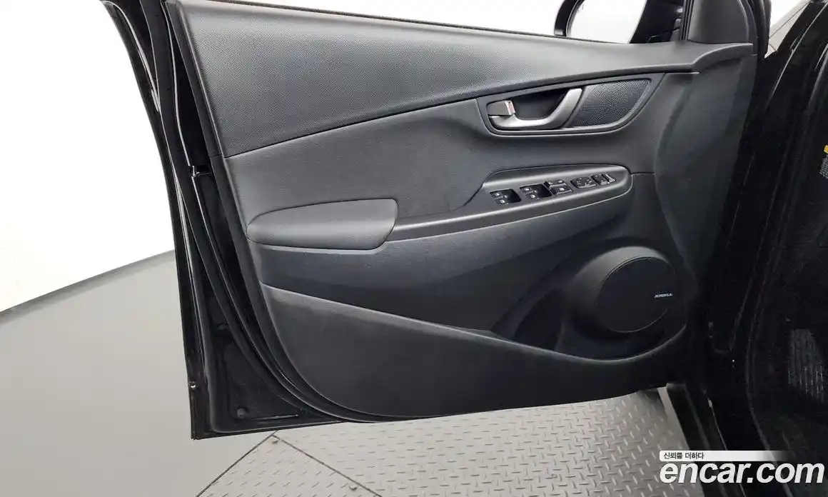 Hyundai Kona 2019 1.6 автомат (гидро), фото 13