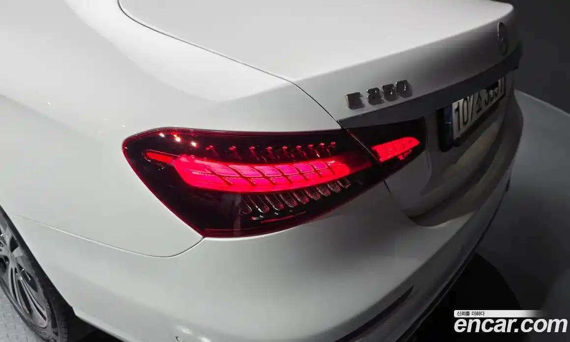 Mercedes-Benz E-Class 2021 2.0 автомат (гидро), фото 9
