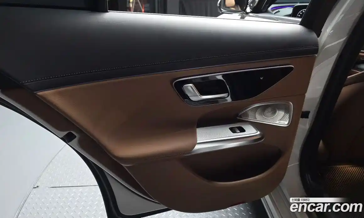 Mercedes-Benz E-Class 2025 2.0 гидро, фото 15