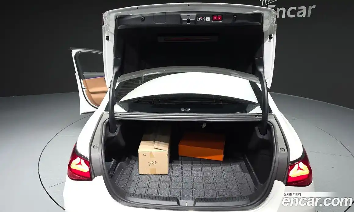 Mercedes-Benz E-Class 2025 2.0 гидро, фото 26