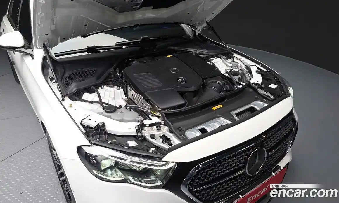 Mercedes-Benz E-Class 2025 2.0 гидро, фото 6