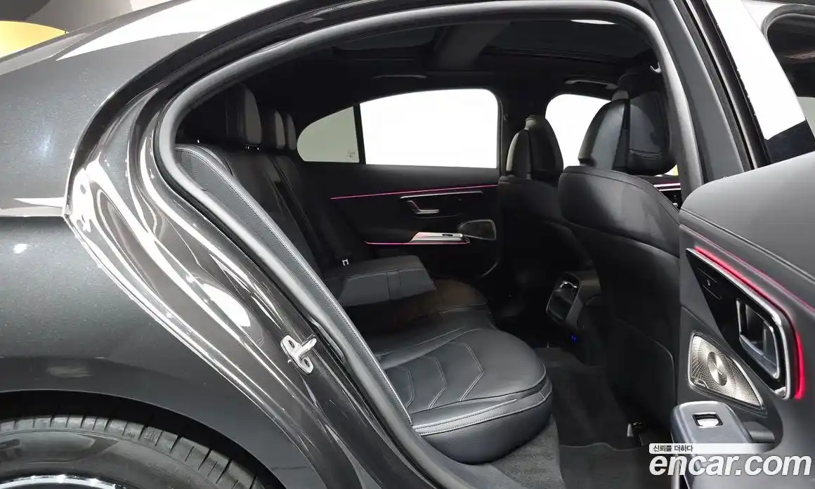 Mercedes-Benz E-Class 2025 2.0 гидро, фото 17