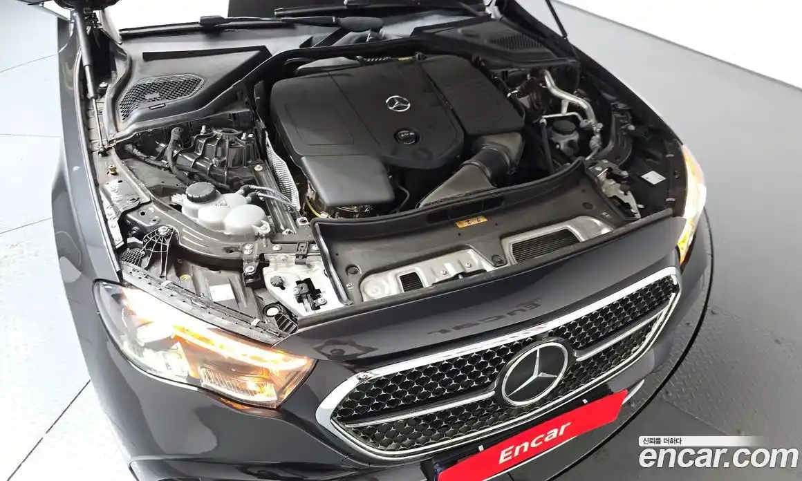 Mercedes-Benz E-Class 2025 2.0 гидро, фото 5