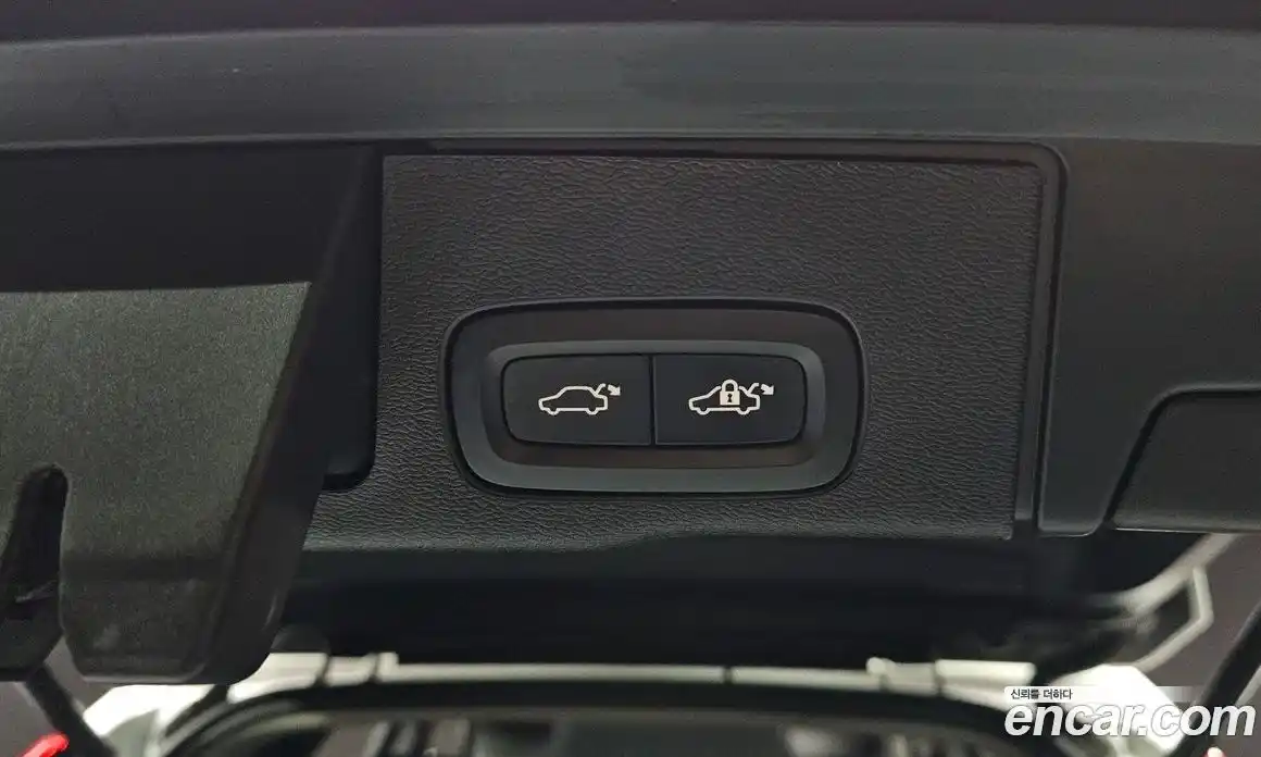 Volvo XC60 2024 2.0 автомат (гидро), фото 33