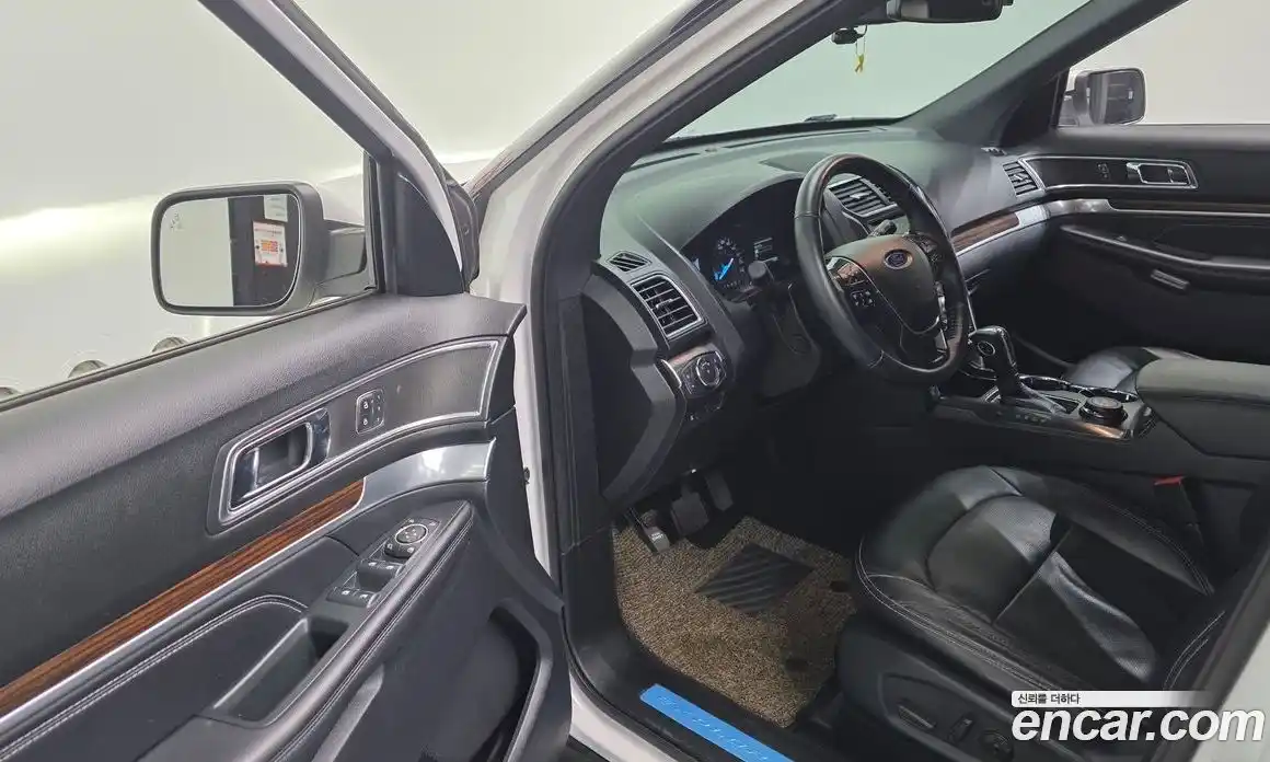 Ford Explorer 2019 2.3 автомат (гидро), фото 12