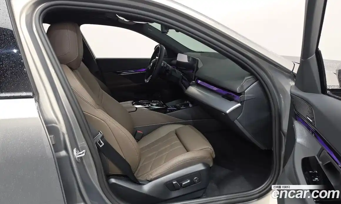 BMW 5-Series 2025 2.0 гидро, фото 16