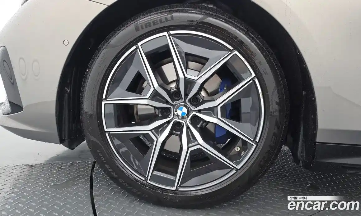 BMW 5-Series 2025 2.0 гидро, фото 5