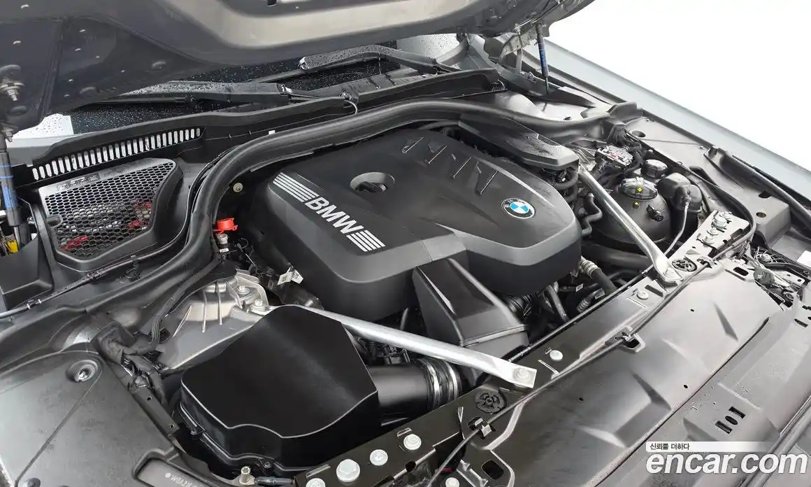 BMW 5-Series 2025 2.0 гидро, фото 6