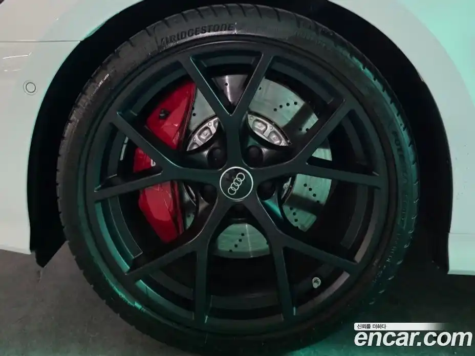 Audi RS3 2025 2.5 автомат (гидро), фото 3