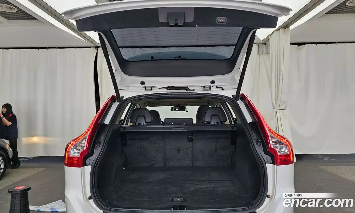 Volvo XC60 2013 2.0 автомат (гидро), фото 20