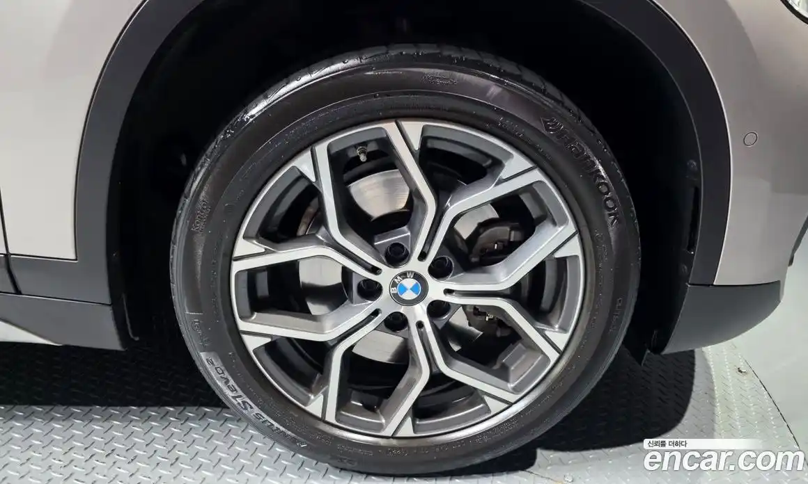 BMW X1 2021 2.0 гидро, фото 7