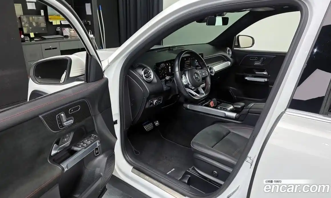 Mercedes-Benz GLB-Class 2023 2.0 гидро, фото 10