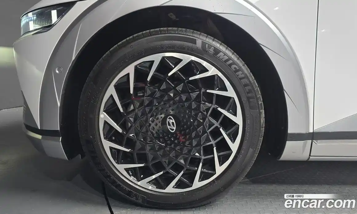 Hyundai Ioniq 5 2023 0.1 гидро, фото 5