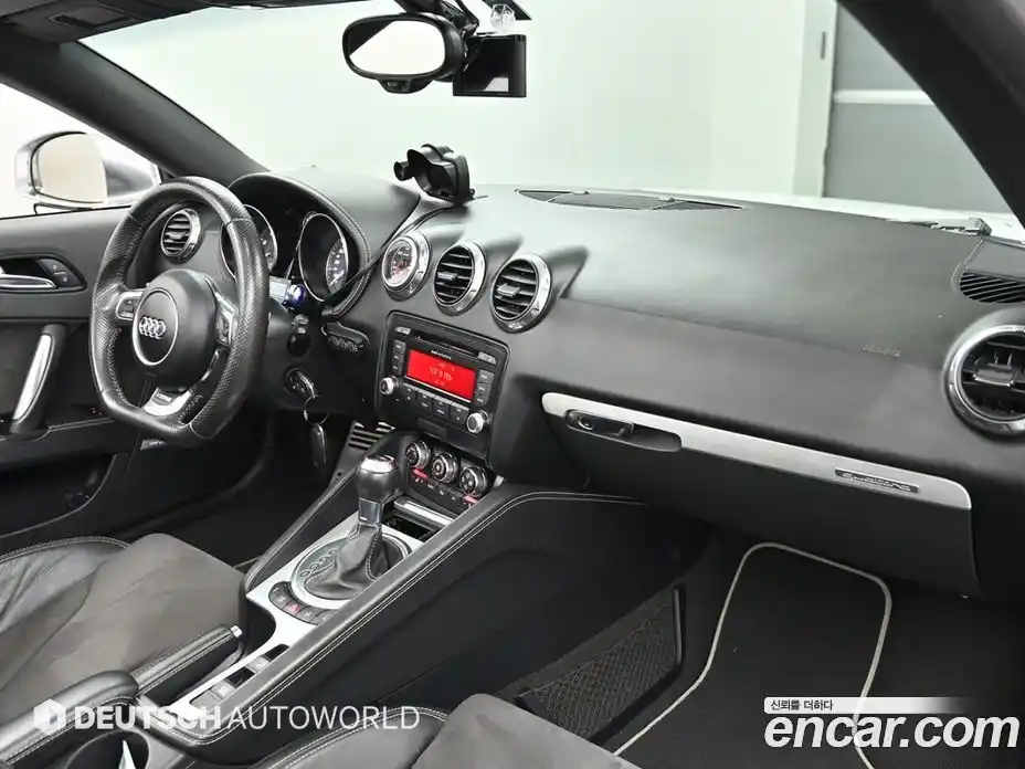 Audi TTS 2010 2.0 автомат (гидро), фото 7