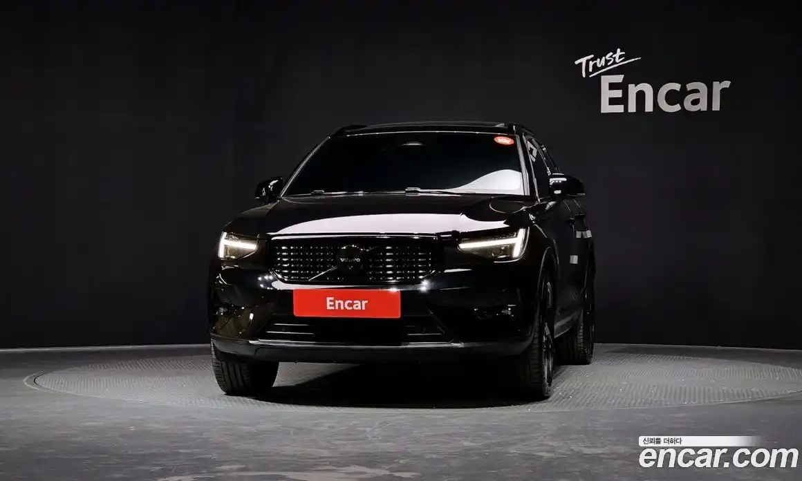 Volvo XC40 2025 2.0 автомат (гидро), фото 3