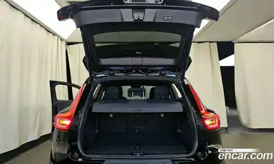 Volvo XC40 2025 2.0 автомат (гидро), миниатюра 5