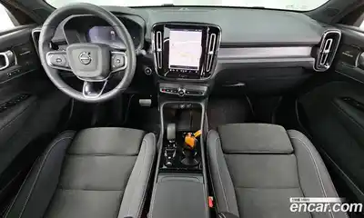 Volvo XC40 2025 2.0 автомат (гидро), миниатюра 7