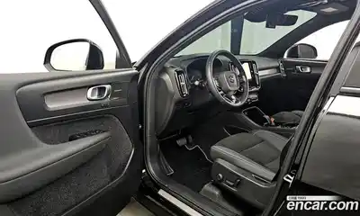 Volvo XC40 2025 2.0 автомат (гидро), миниатюра 8