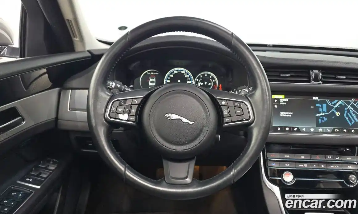 Jaguar XF 2016 2.0 гидро, фото 13