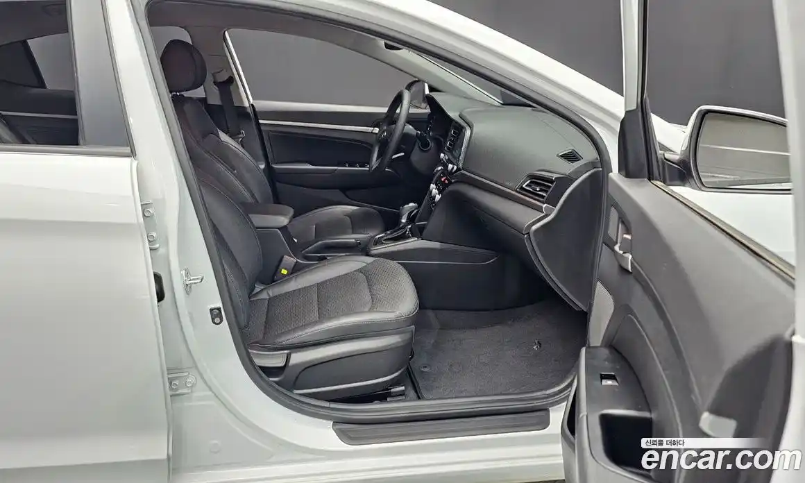 Hyundai Avante 2019 1.6 гидро, фото 17