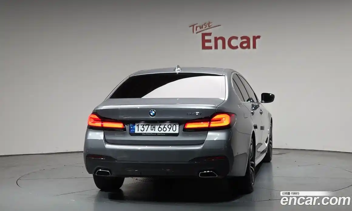 BMW 5-Series 2023 2.0 гидро, фото 4
