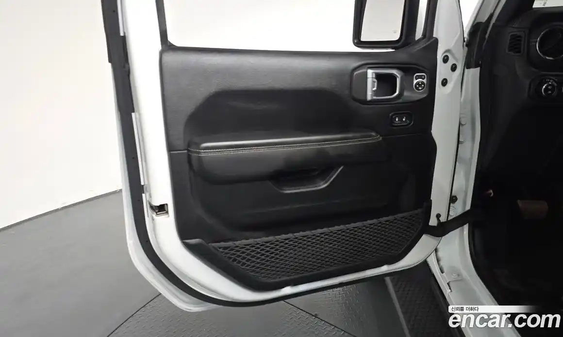 Jeep Wrangler 2020 2.0 автомат (гидро), фото 14