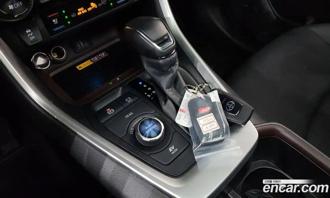 Toyota RAV4 2024 2.5 гидро, фото 8