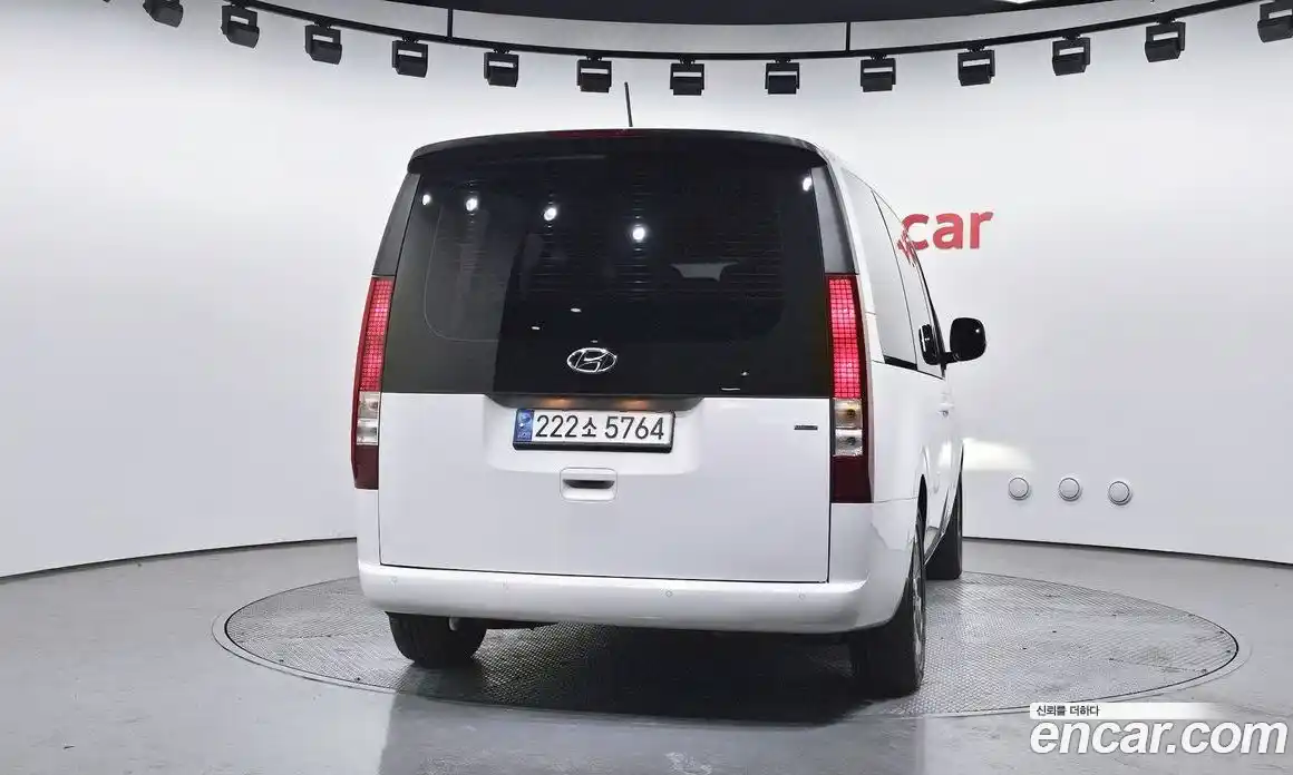 Hyundai Staria 2023 2.2 гидро, фото 4