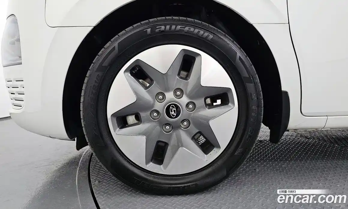 Hyundai Staria 2023 2.2 гидро, фото 5