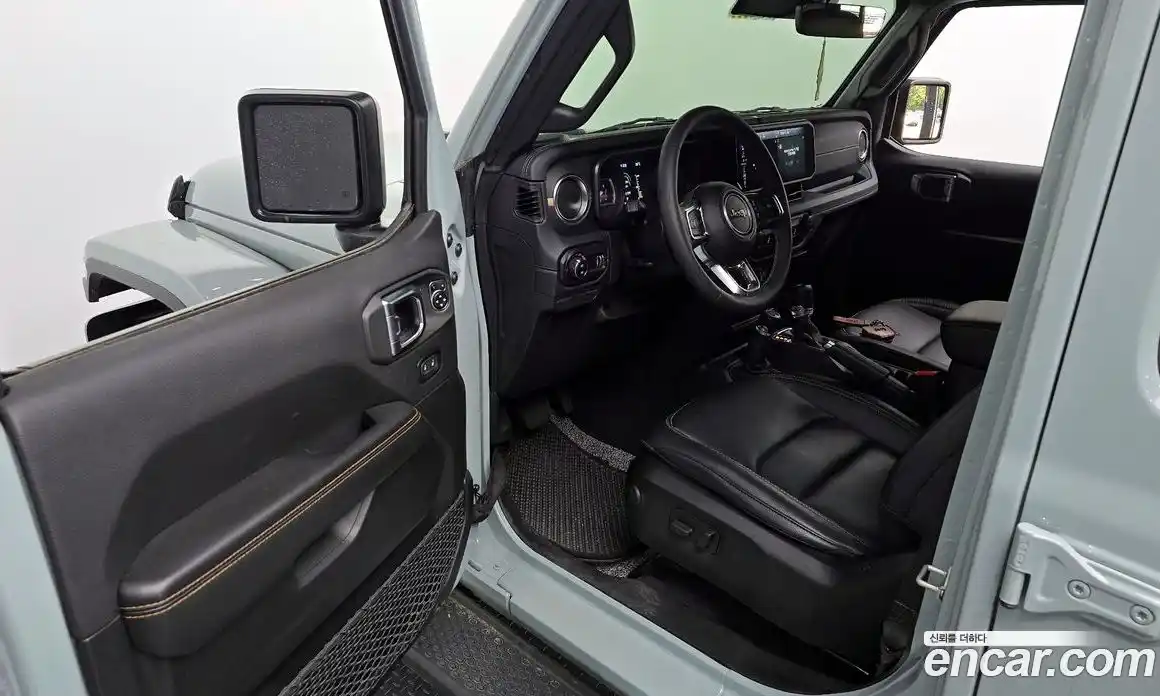 Jeep Wrangler 2024 2.0 автомат (гидро), фото 13