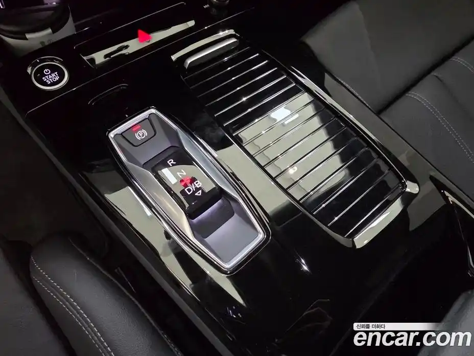 Audi Q6 e-tron 2025 автомат (гидро), фото 9