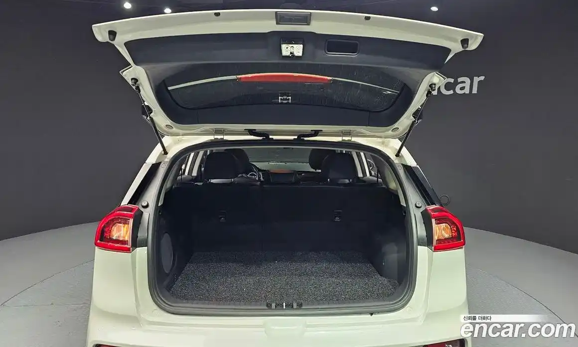 Kia Niro 2020 0.2 гидро, фото 20